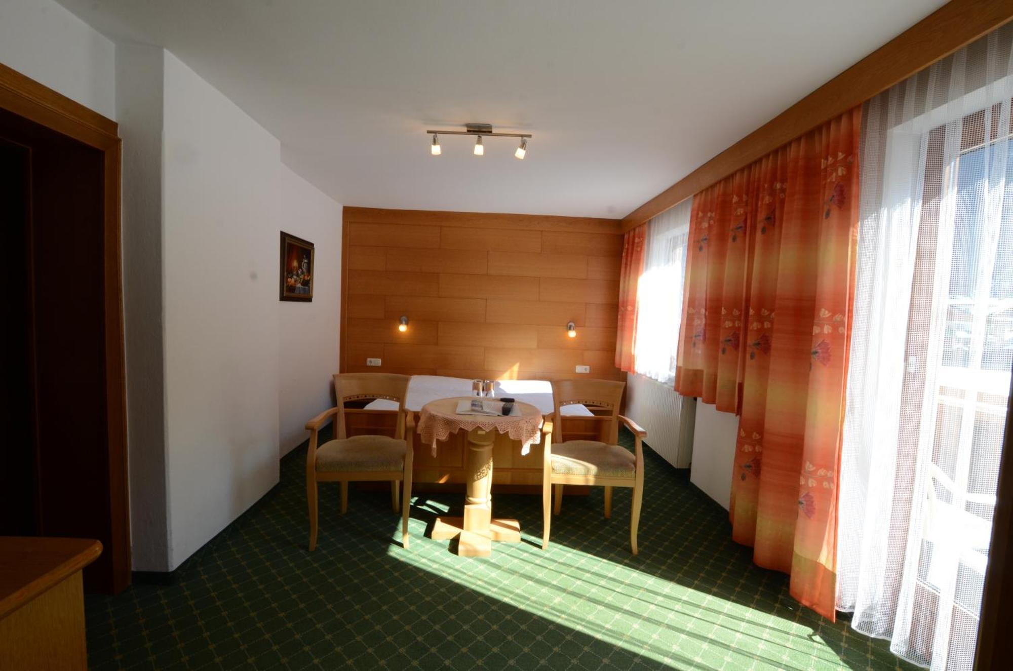 Hotel Haus Monika Und Haus Claudia Mayrhofen Exteriér fotografie