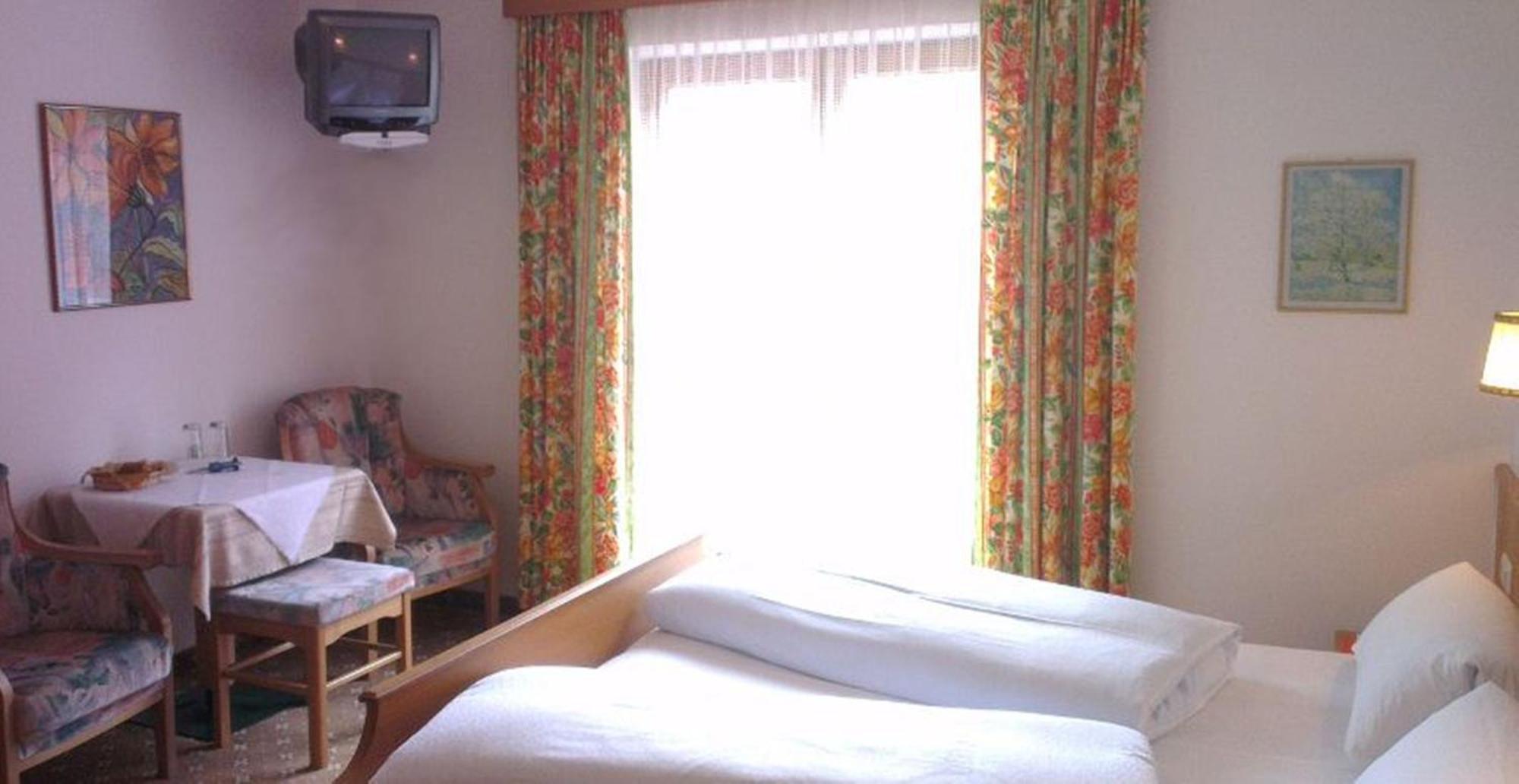 Hotel Haus Monika Und Haus Claudia Mayrhofen Pokoj fotografie
