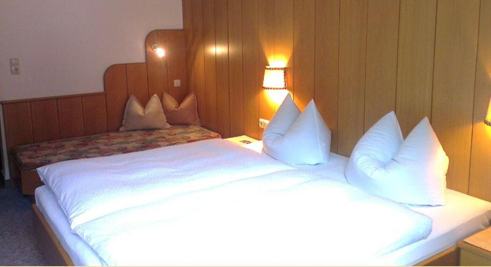 Hotel Haus Monika Und Haus Claudia Mayrhofen Pokoj fotografie